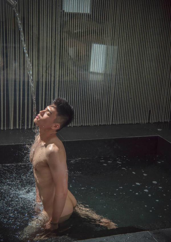 PHOTO-SET-BLUE-MAN-64---A-ZHEN-ONE-YEAR-LATER